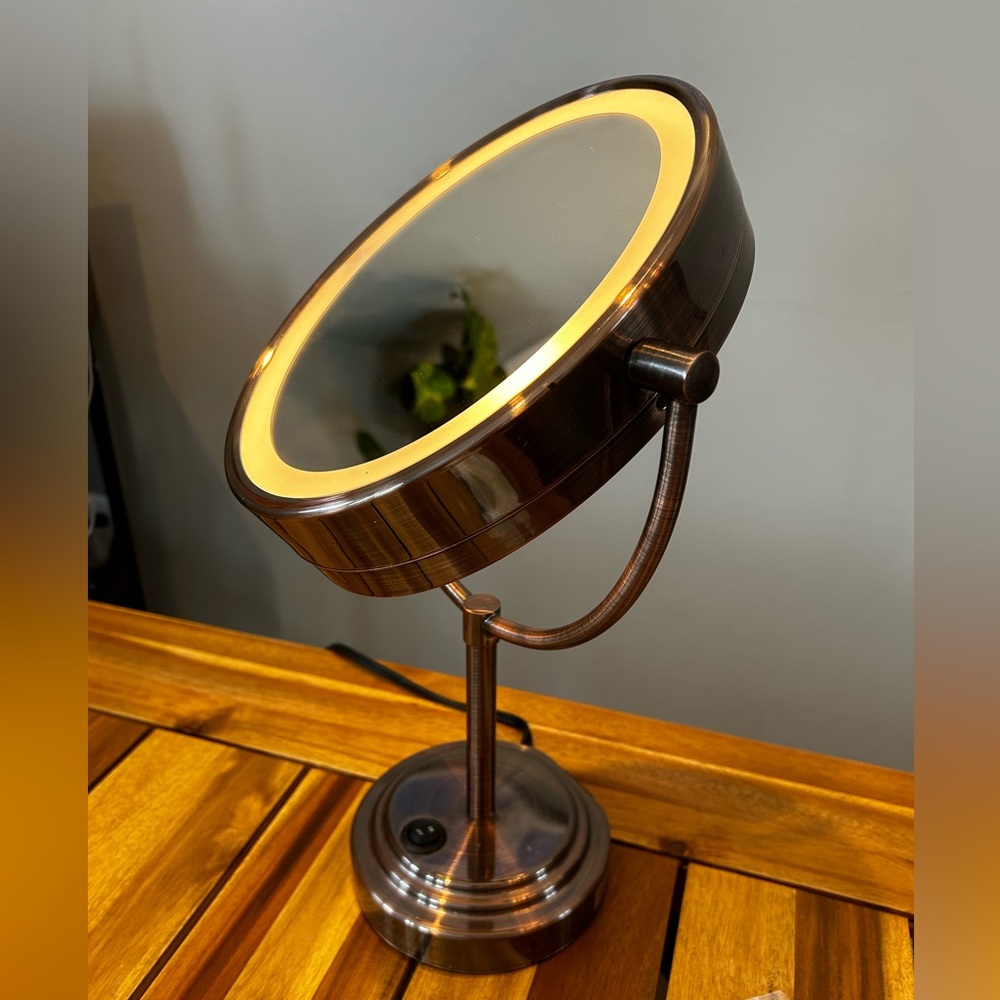 Ring light makeup mirror